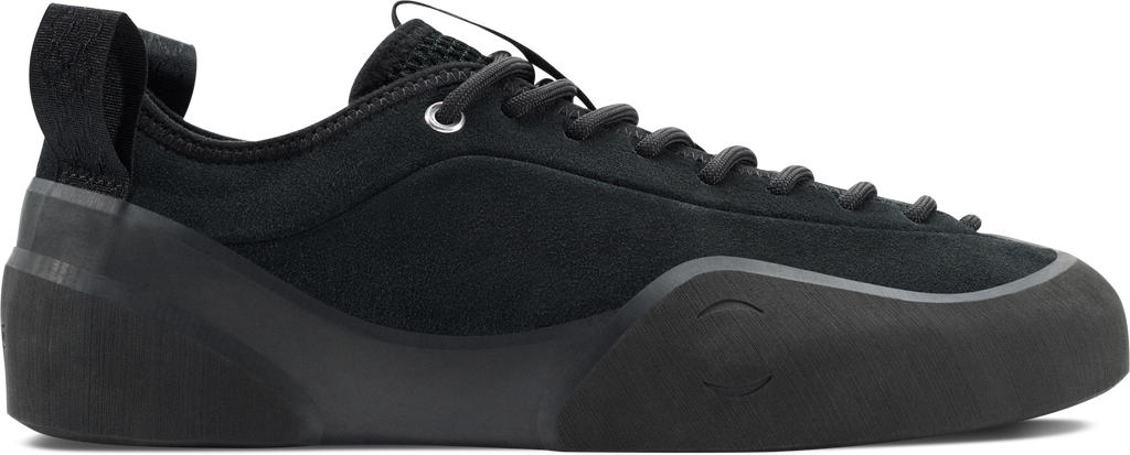 Village 1PM skate shoe in Black