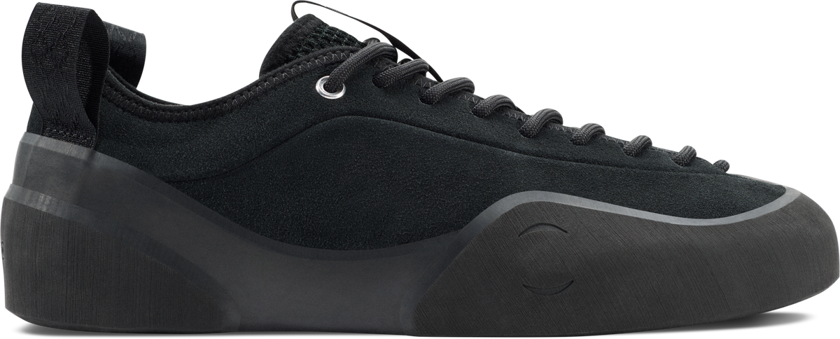 Village 1PM skate shoe in Black
