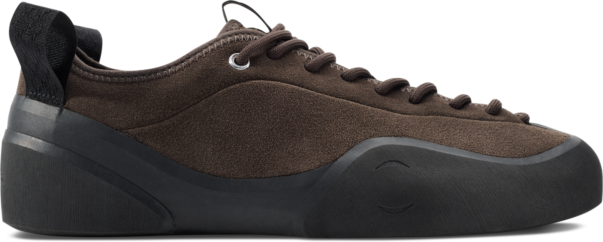 Village 1PM skate shoe in Chocolate