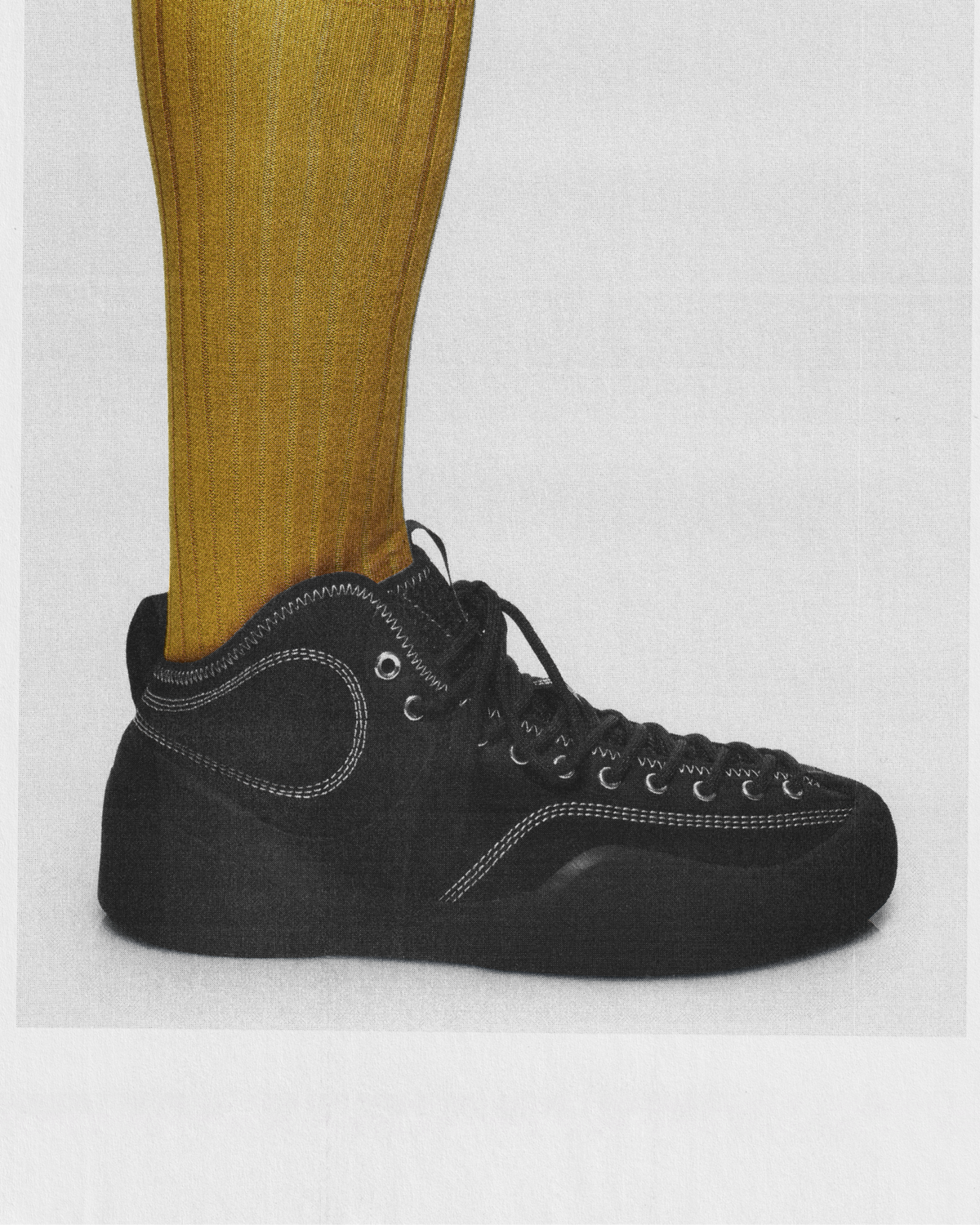 Village 1PM Mid-top skate shoe in Black