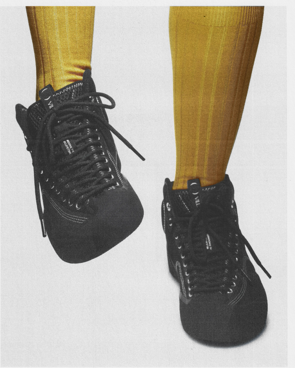 Village 1PM Mid-top skate shoe in Black